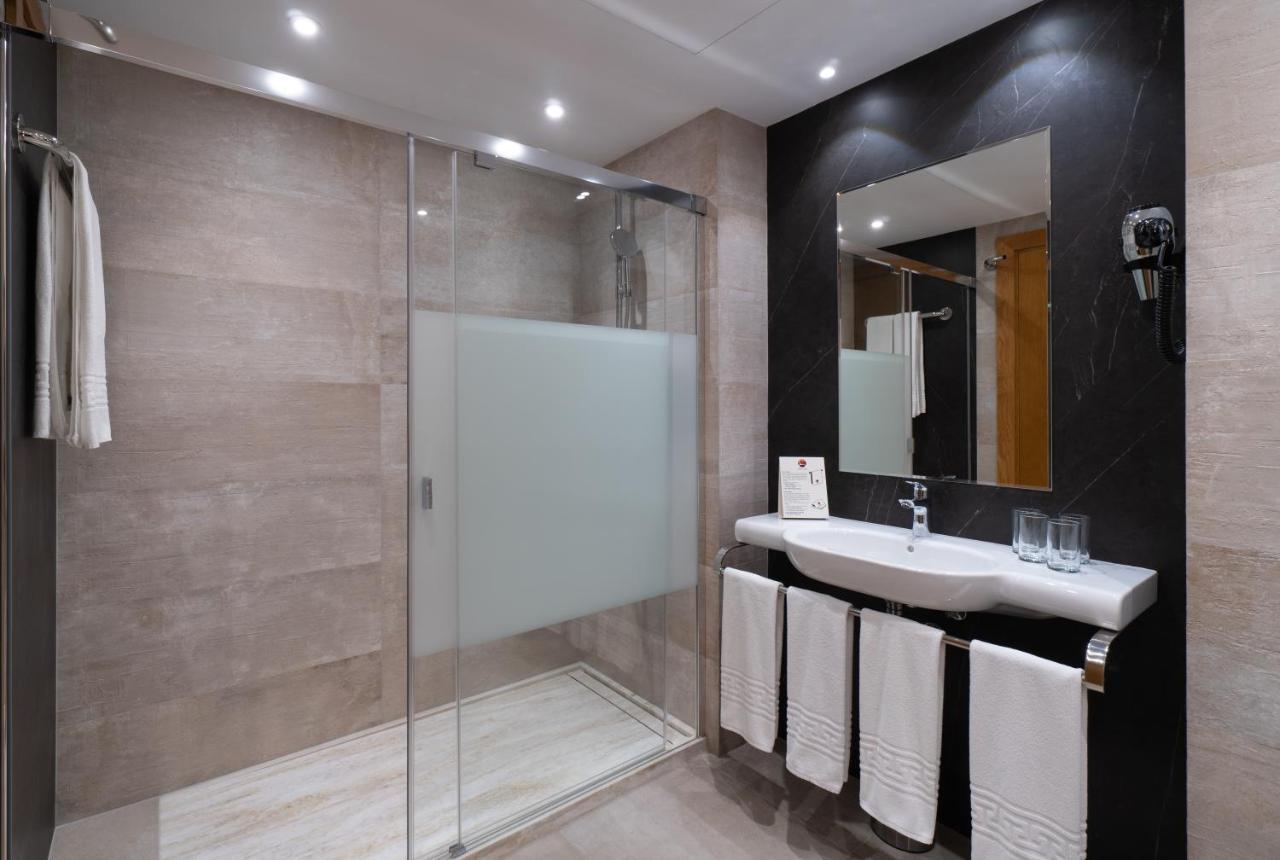 Hotel Apartamentos Bajondillo トレモリノス エクステリア 写真 Bathroom
