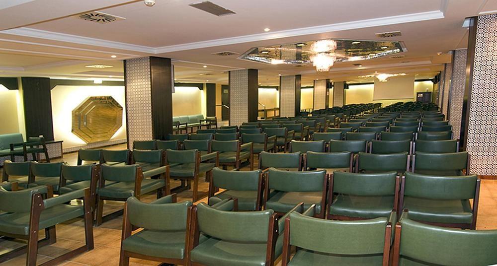 Hotel Apartamentos Bajondillo トレモリノス エクステリア 写真 The interior of the mosque