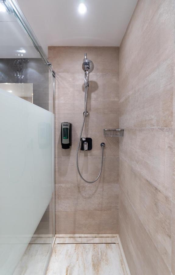 Hotel Apartamentos Bajondillo トレモリノス エクステリア 写真 Shower