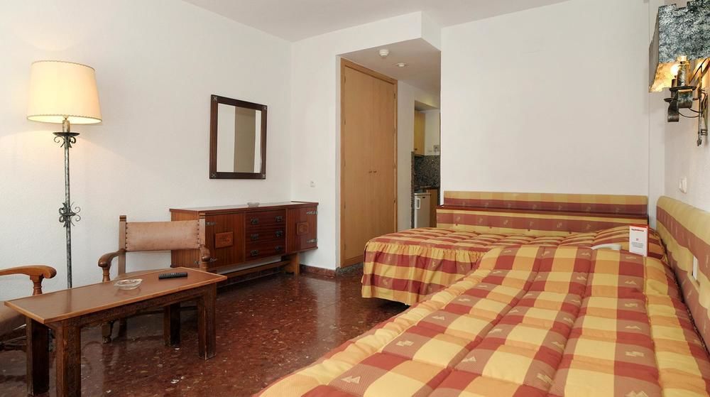 Hotel Apartamentos Bajondillo トレモリノス エクステリア 写真 Room in a hotel
